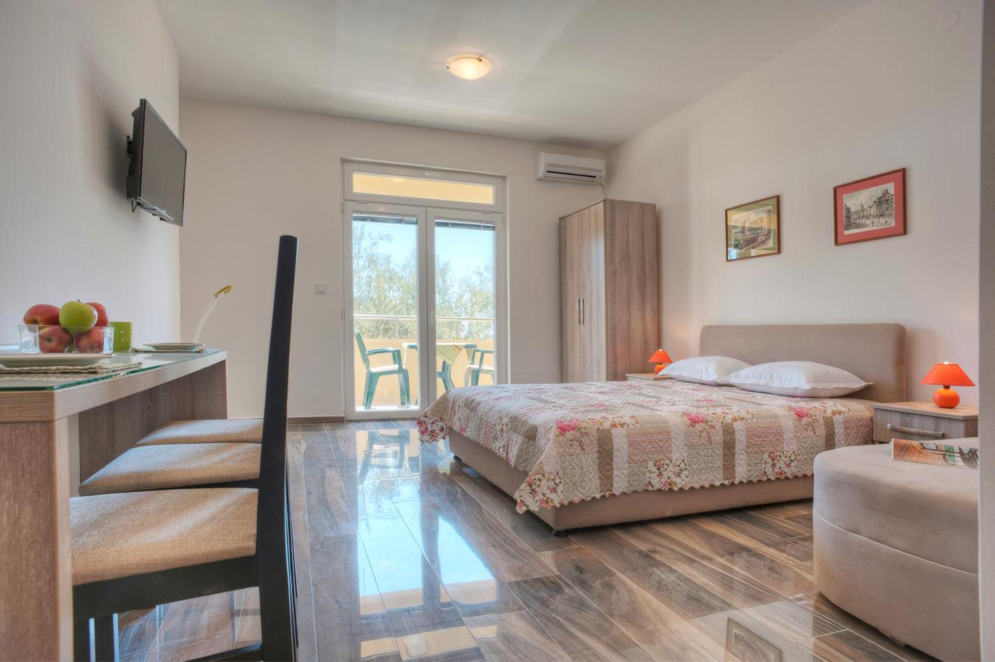 Apartmani Agape Petrovac Bagian luar foto