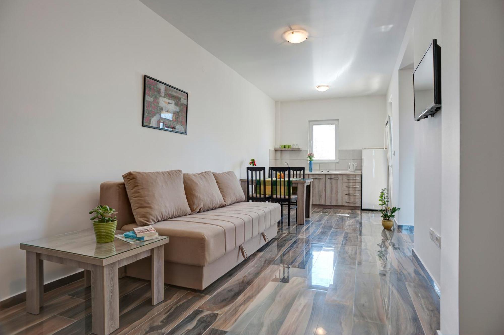 Apartmani Agape Petrovac Bagian luar foto