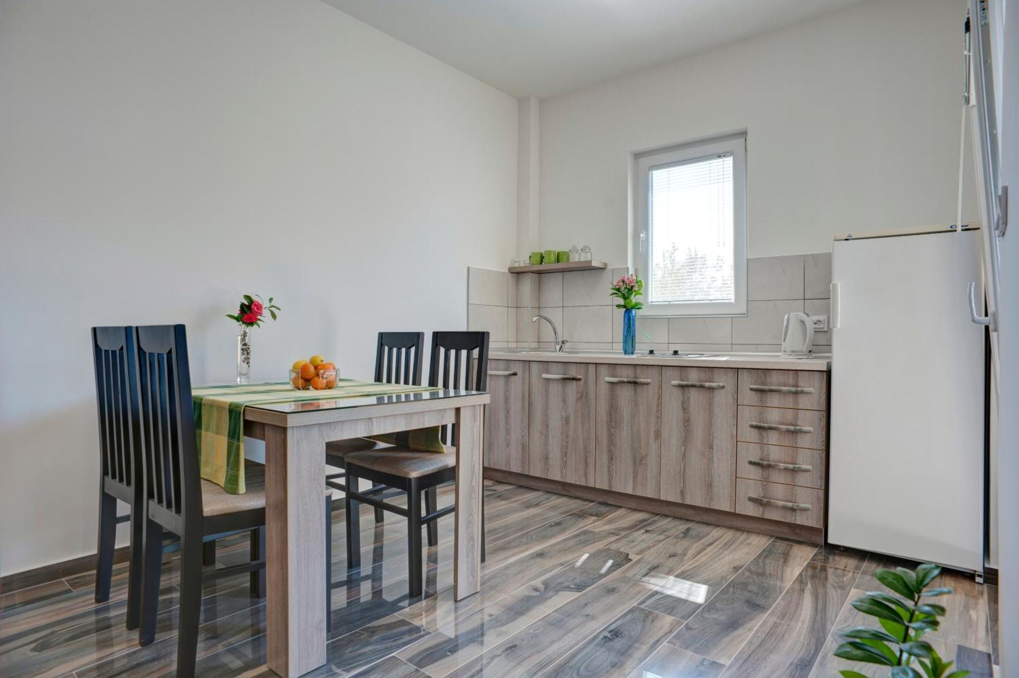 Apartmani Agape Petrovac Bagian luar foto
