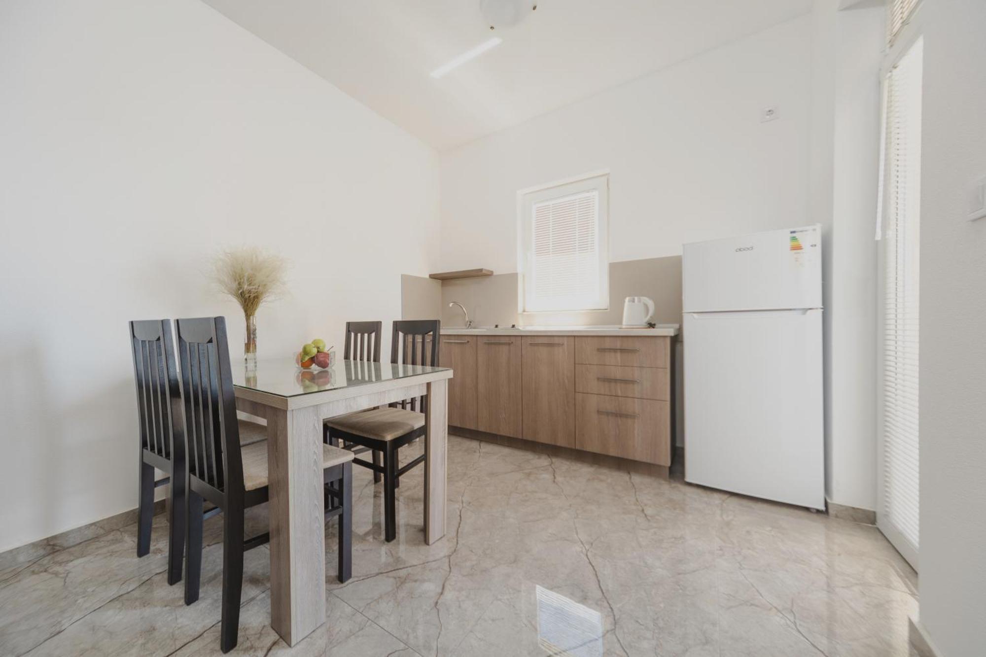 Apartmani Agape Petrovac Bagian luar foto